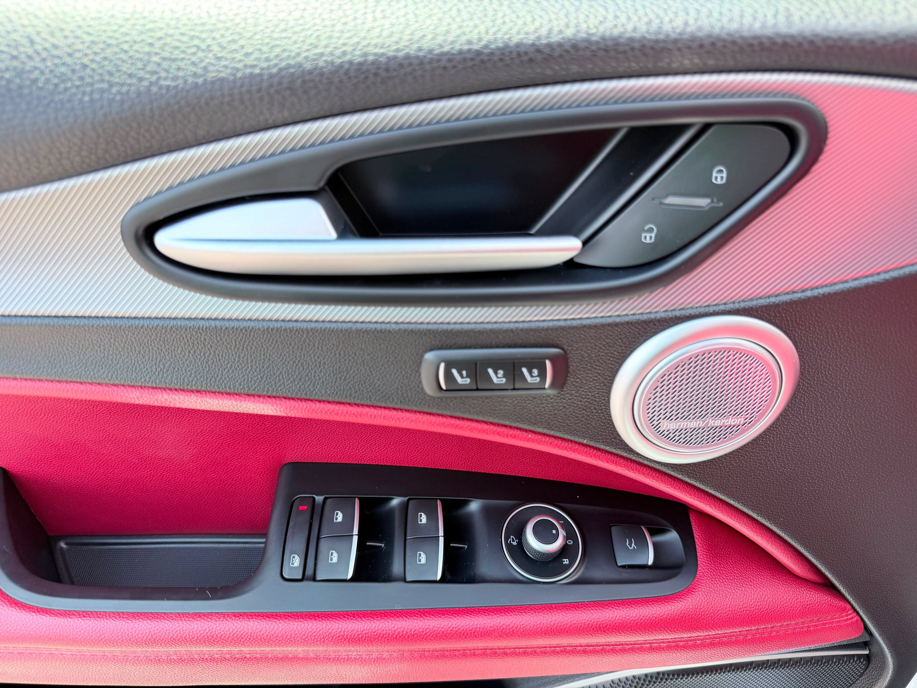Used 2019 Alfa Romeo Stelvio Ti Sport w/ Quick Order Package 22S Sport AWD/4WD image 13