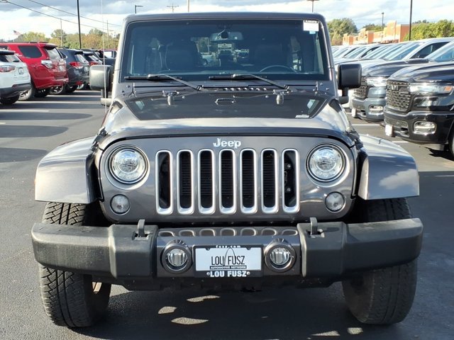 Used 2017 Jeep Wrangler Unlimited Sahara w/ Connectivity Group AWD/4WD image 29