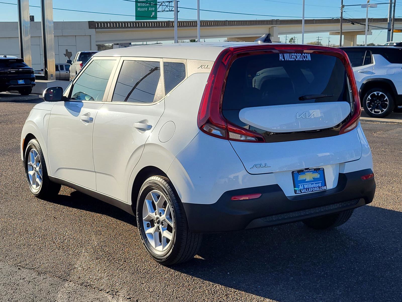 Used 2022 Kia Soul LX w/ Technology Package image 3