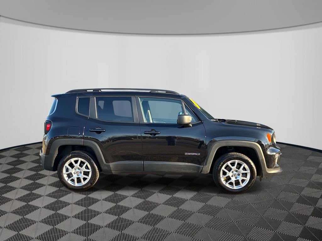 Certified 2023 Jeep Renegade Latitude w/ Premium Group AWD/4WD image 8