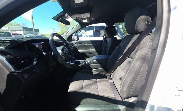 Used 2025 GMC Acadia Elevation image 6