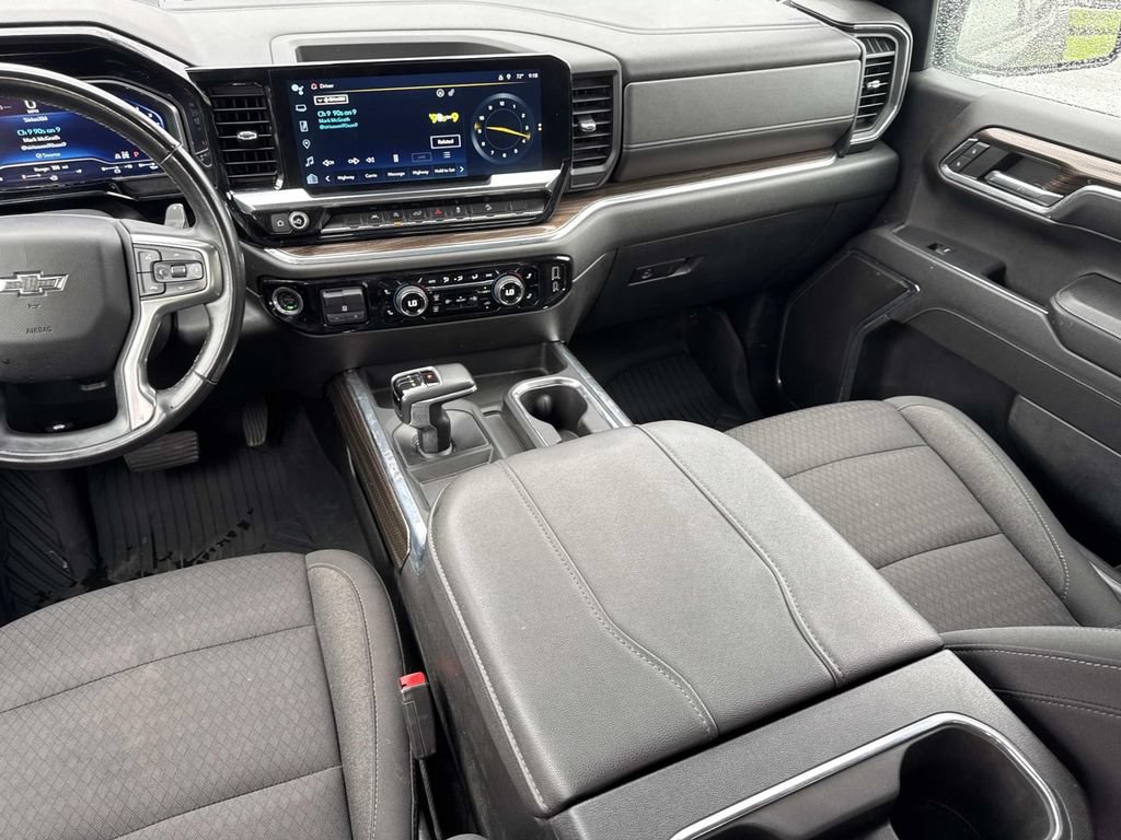 Used 2023 Chevrolet Silverado 1500 RST AWD/4WD image 15