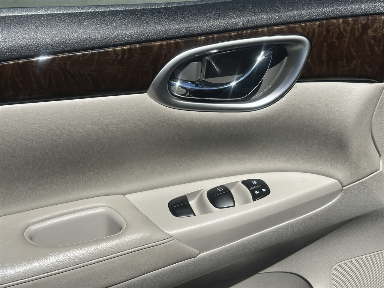 Used 2015 Nissan Sentra SL w/ SL Premium Package FWD image 51
