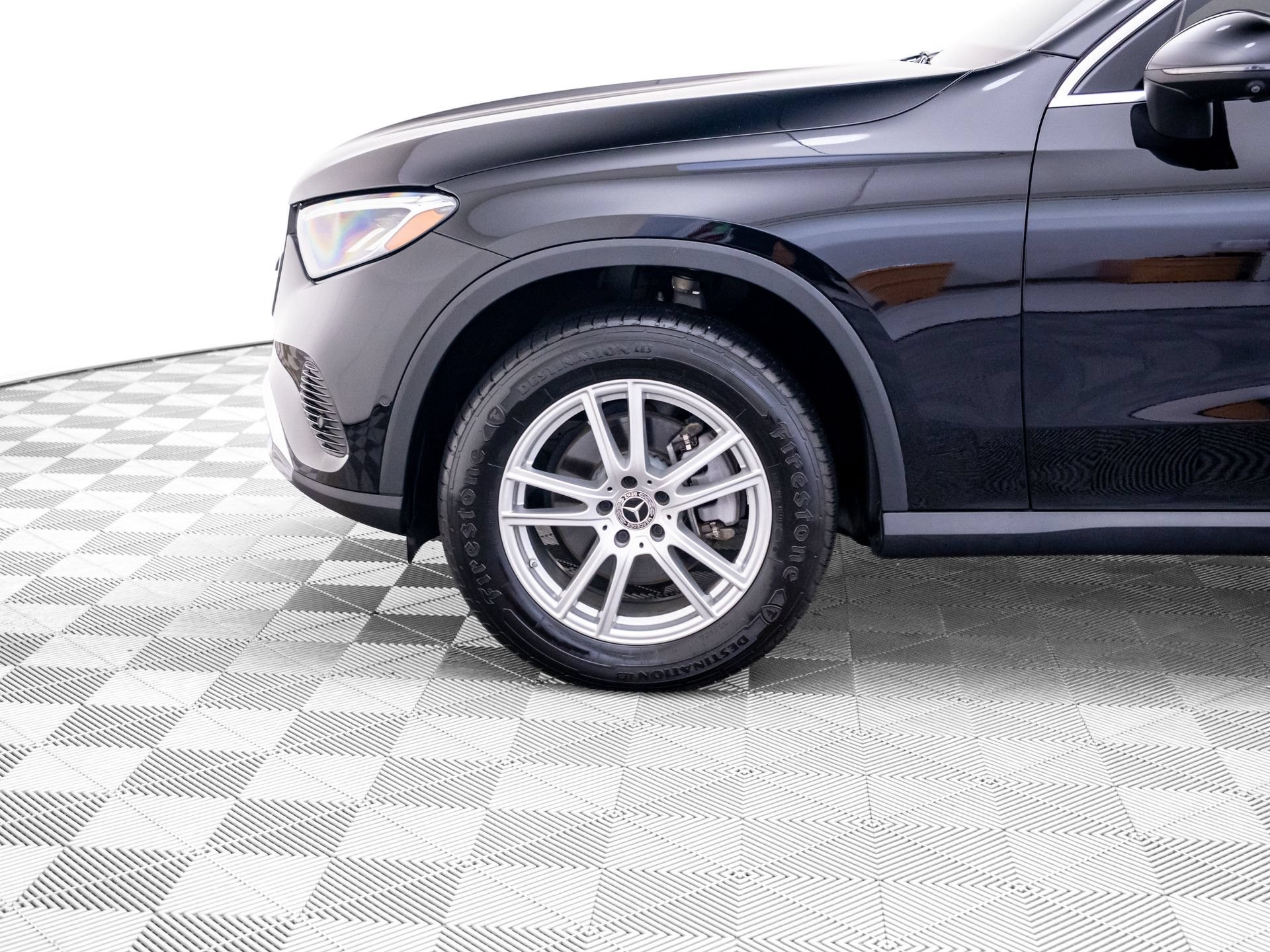 Used 2023 Mercedes-Benz GLC 300 4MATIC w/ Exclusive Trim Package image 36