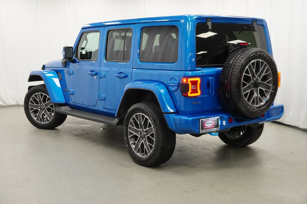 Used 2023 Jeep Wrangler Unlimited Sahara AWD/4WD image 14