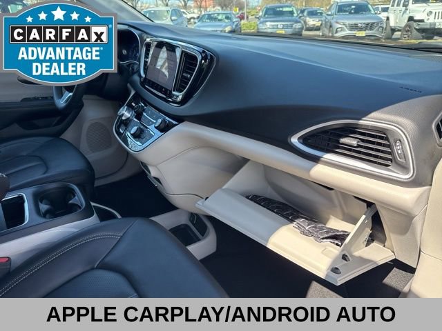 Used 2024 Chrysler Pacifica Touring-L FWD image 24