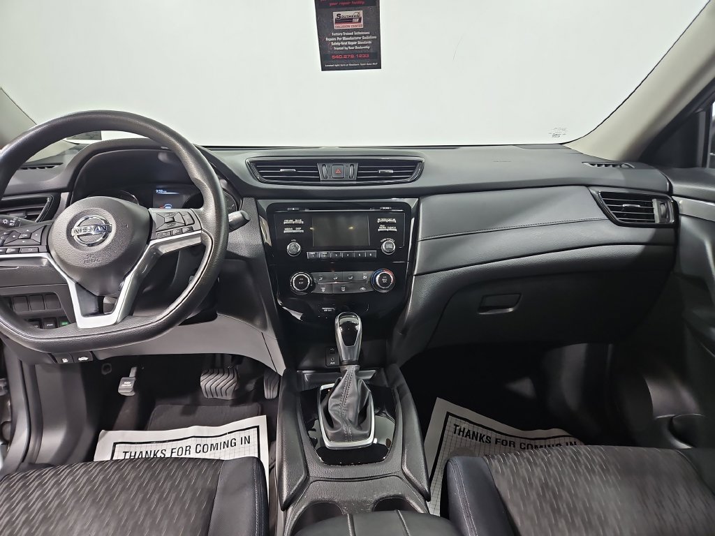 Used 2017 Nissan Rogue S w/ S Appearance Package AWD/4WD image 18