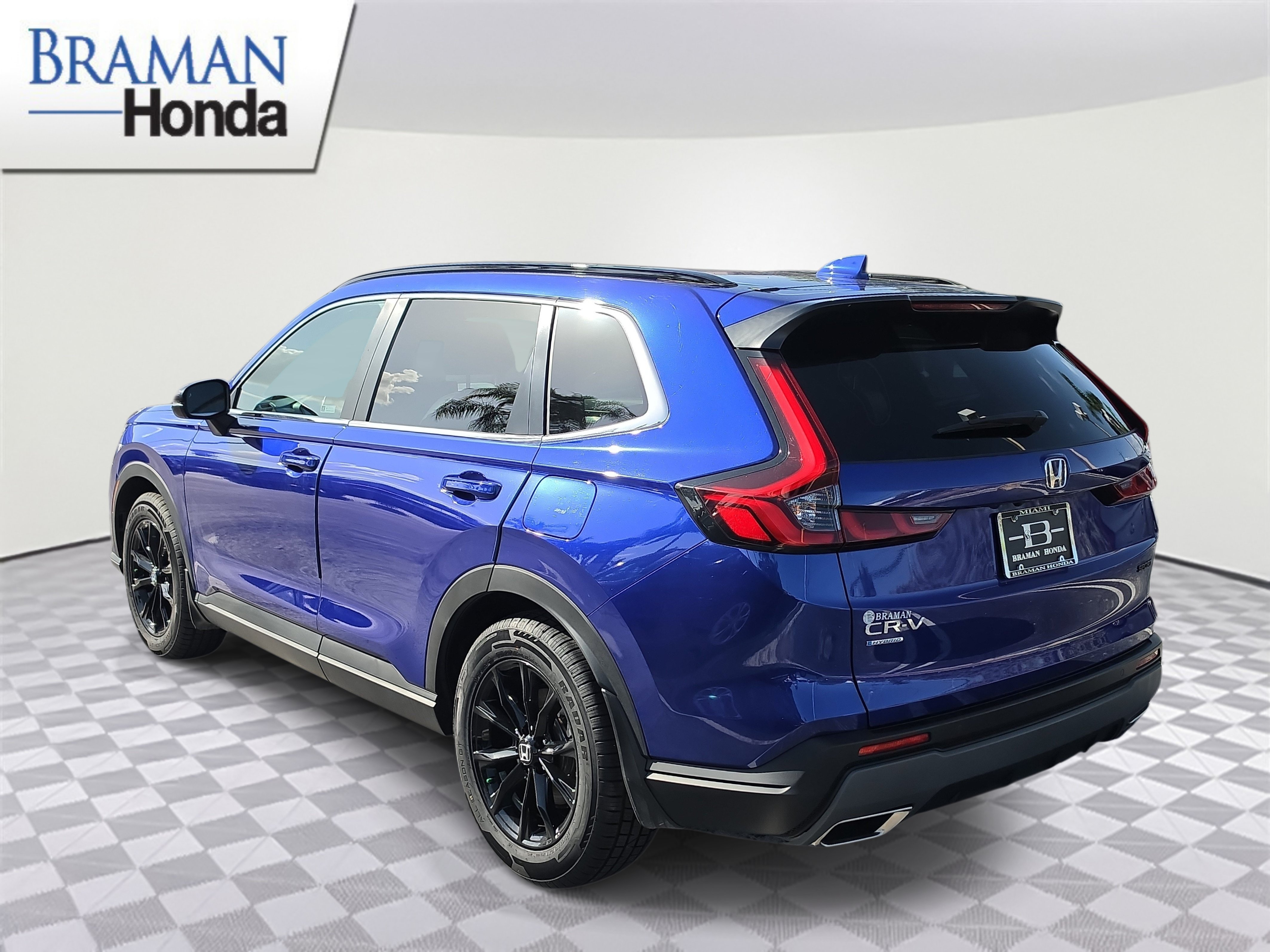 Certified 2025 Honda CR-V Sport-L image 4