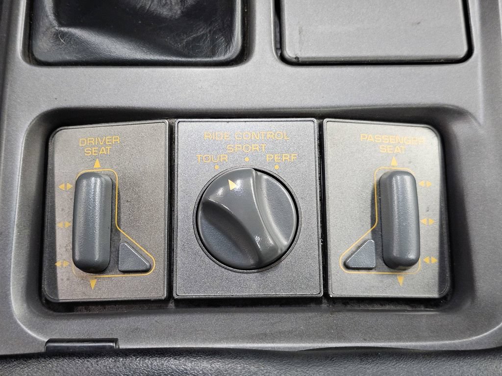Used 1991 Chevrolet Corvette Coupe RWD image 18