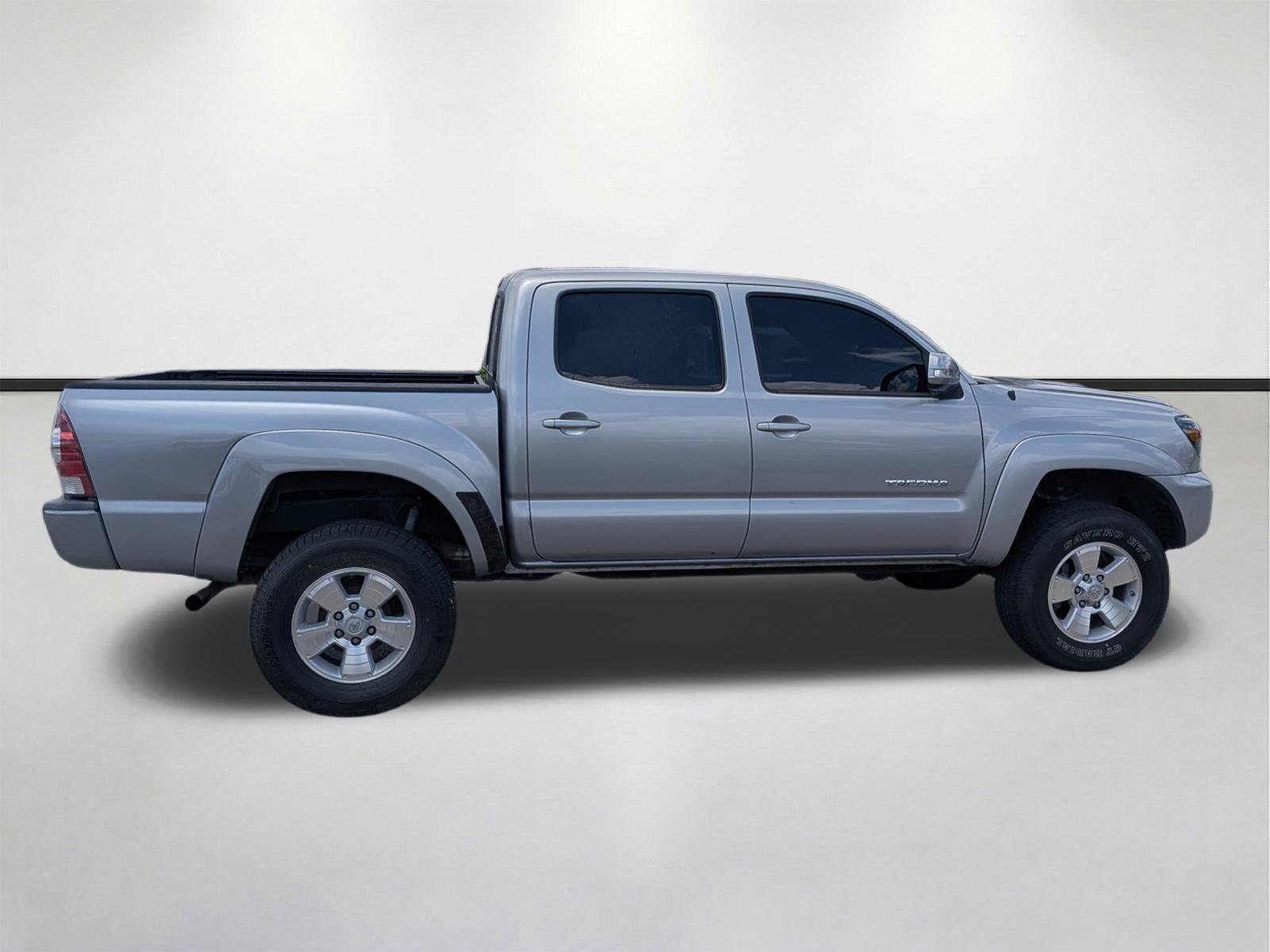 Used 2015 Toyota Tacoma 4x4 Double Cab w/ TRD Sport Package image 3