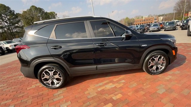 Used 2023 Kia Seltos EX image 2