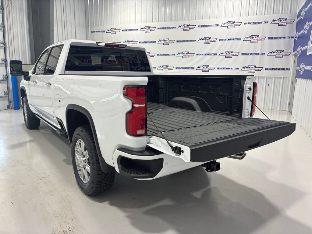New 2026 Chevrolet Silverado 2500 High Country w/ High Country Premium Package AWD/4WD image 7