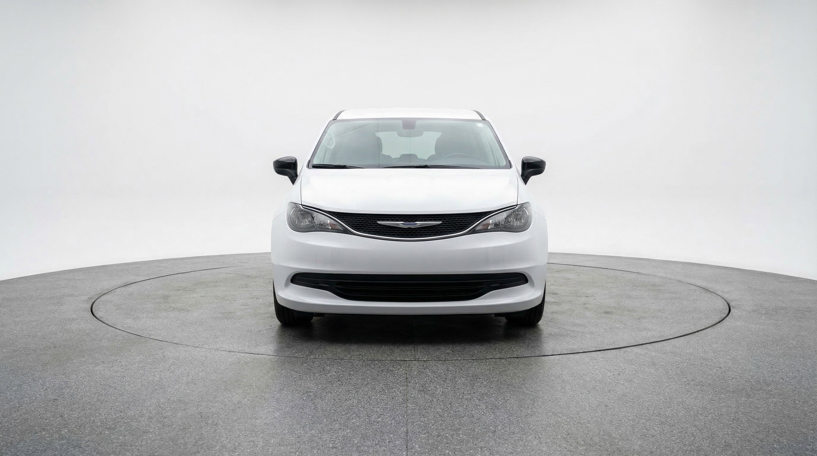 Used 2024 Chrysler Voyager LX image 2