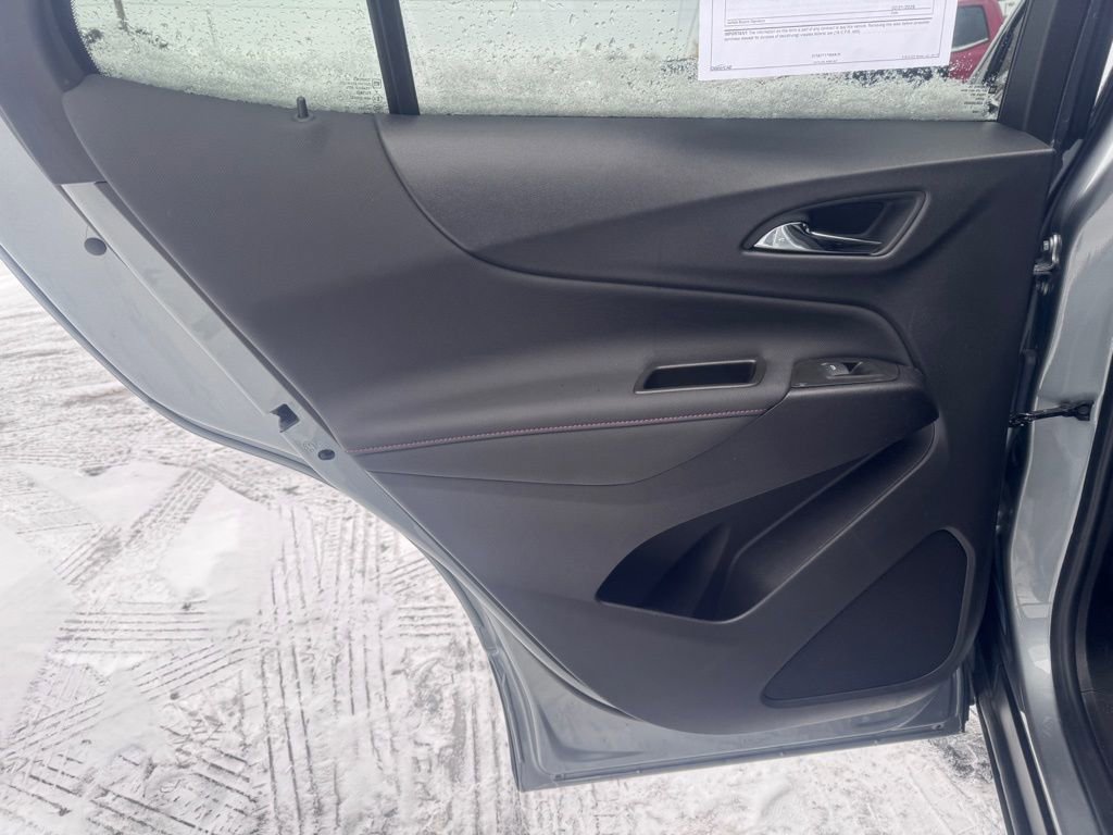 Used 2024 Chevrolet Equinox RS w/ RS Leather Package image 24