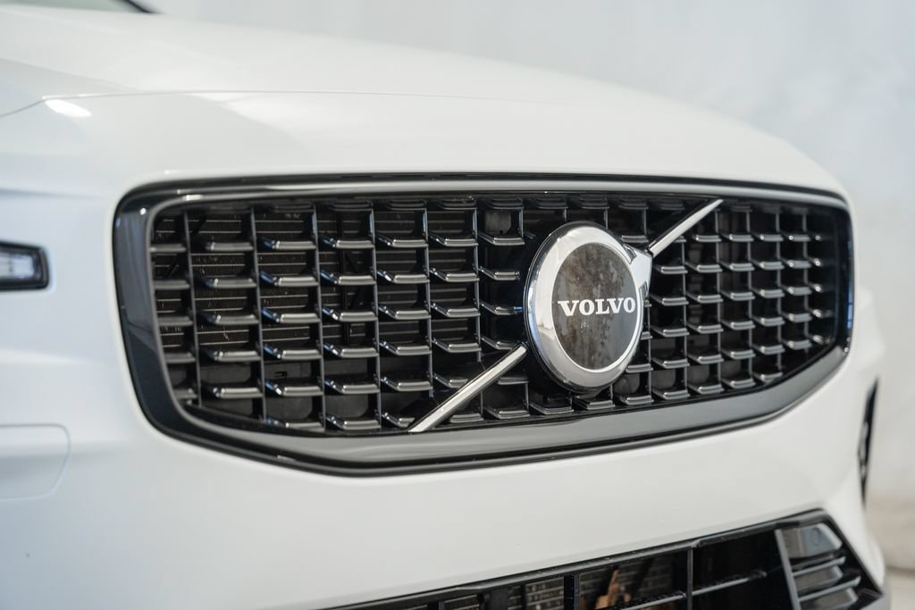 Used 2024 Volvo S60 B5 Core FWD image 10