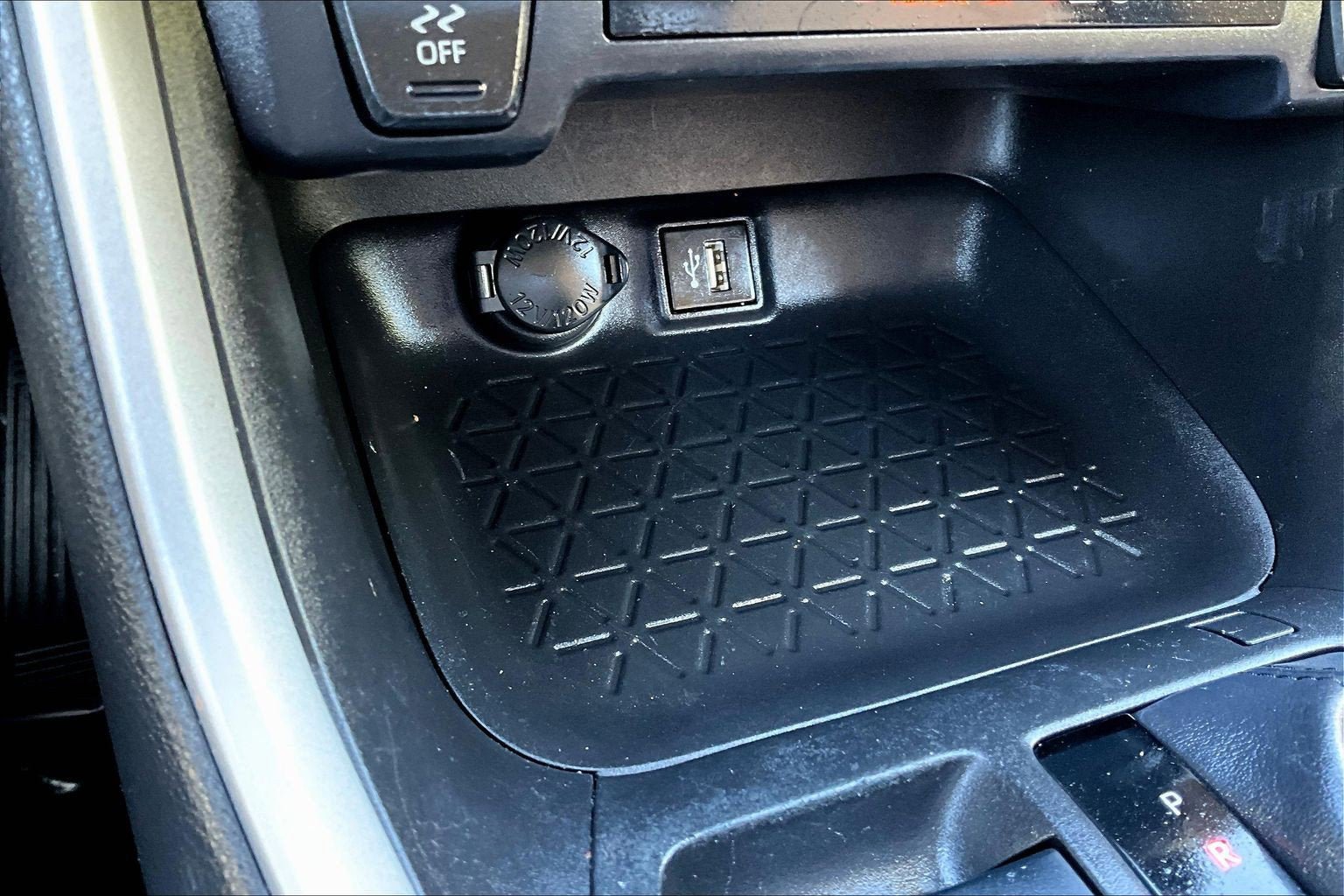 Used 2023 Toyota RAV4 LE AWD/4WD image 30