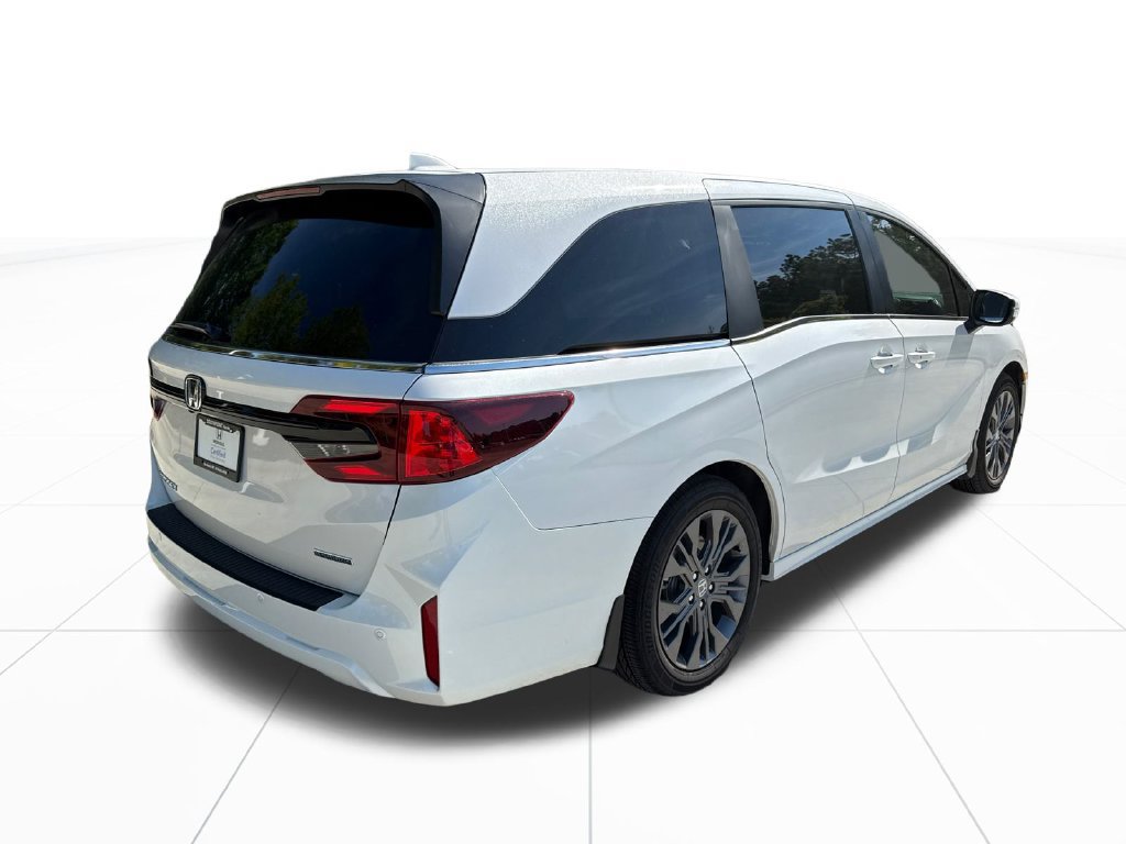 Certified 2026 Honda Odyssey Touring image 9