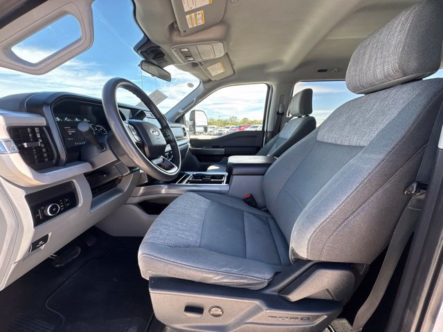 Used 2025 Ford F250 XLT w/ FX4 Off-Road Package AWD/4WD image 2