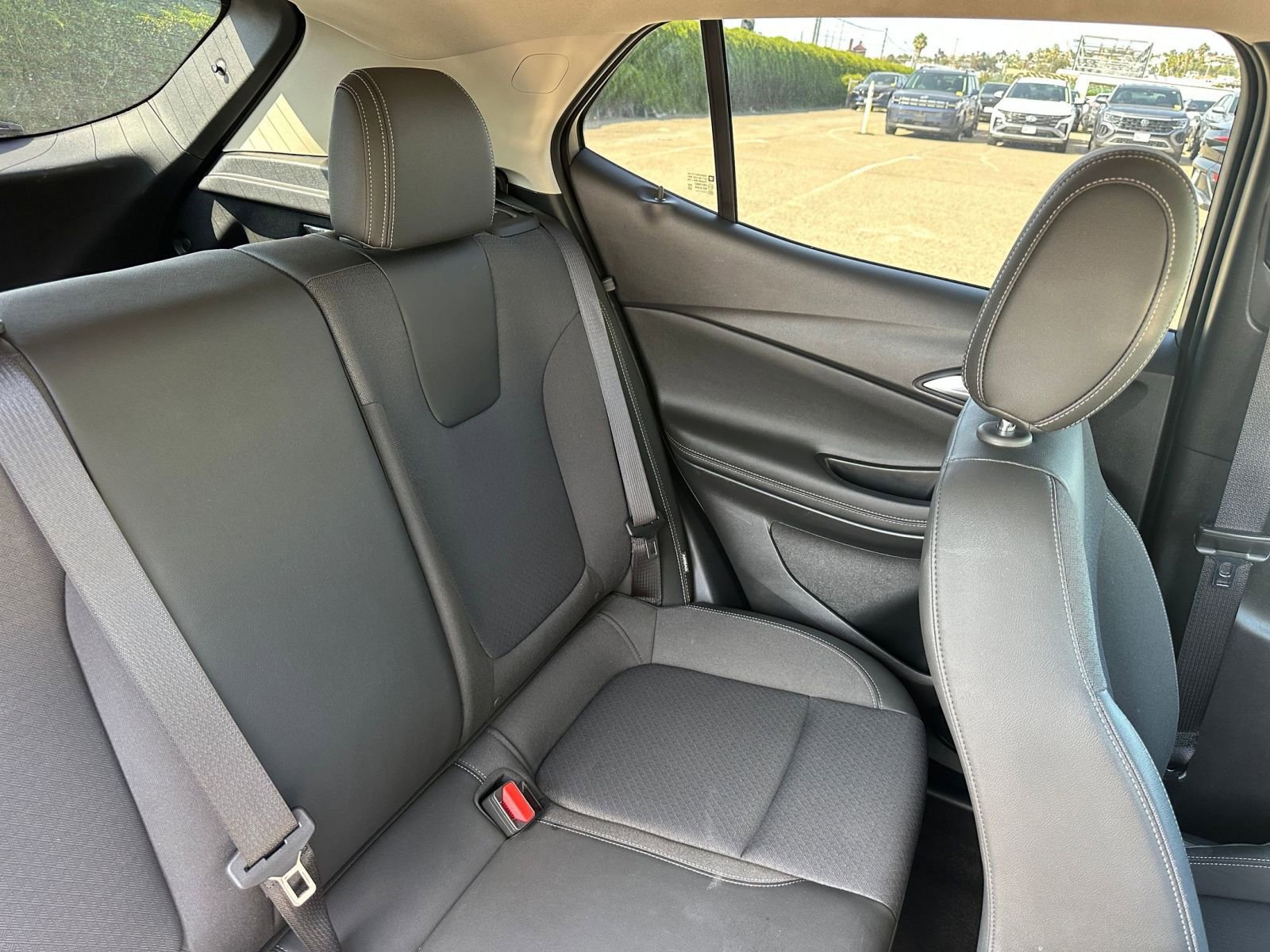 Used 2025 Buick Encore GX Preferred image 35