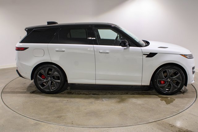 New 2025 Land Rover Range Rover Sport Dynamic SE image 6