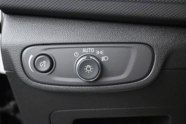 Used 2025 Chevrolet TrailBlazer LT AWD/4WD image 8