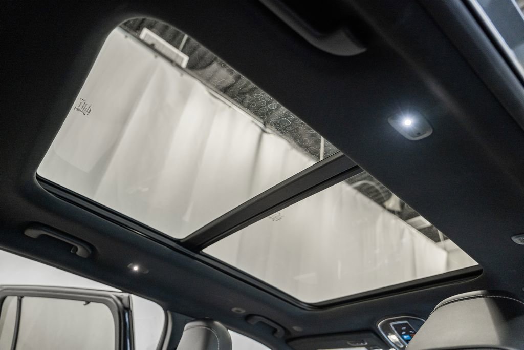 Used 2024 Jeep Grand Cherokee L Limited w/ Luxury Tech Group II image 42