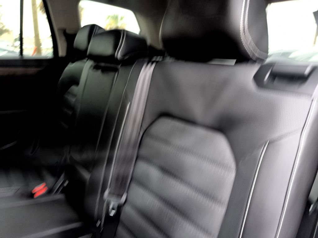 Used 2025 Volkswagen Atlas SEL image 26