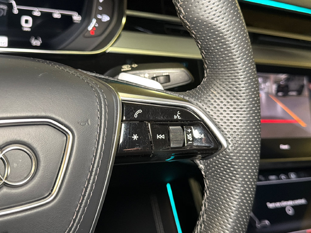 Used 2024 Audi S8 AWD/4WD image 23