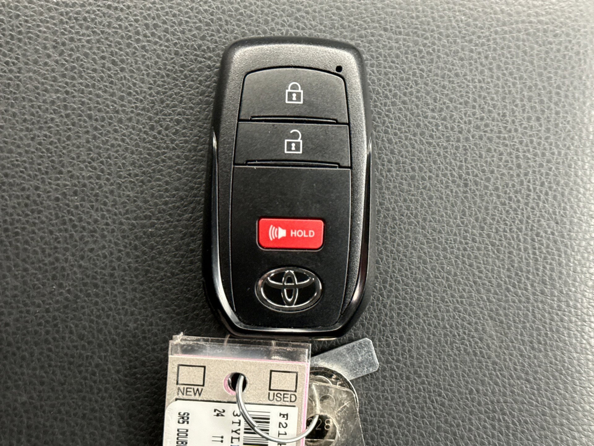 Used 2024 Toyota Tacoma SR5 AWD/4WD image 22