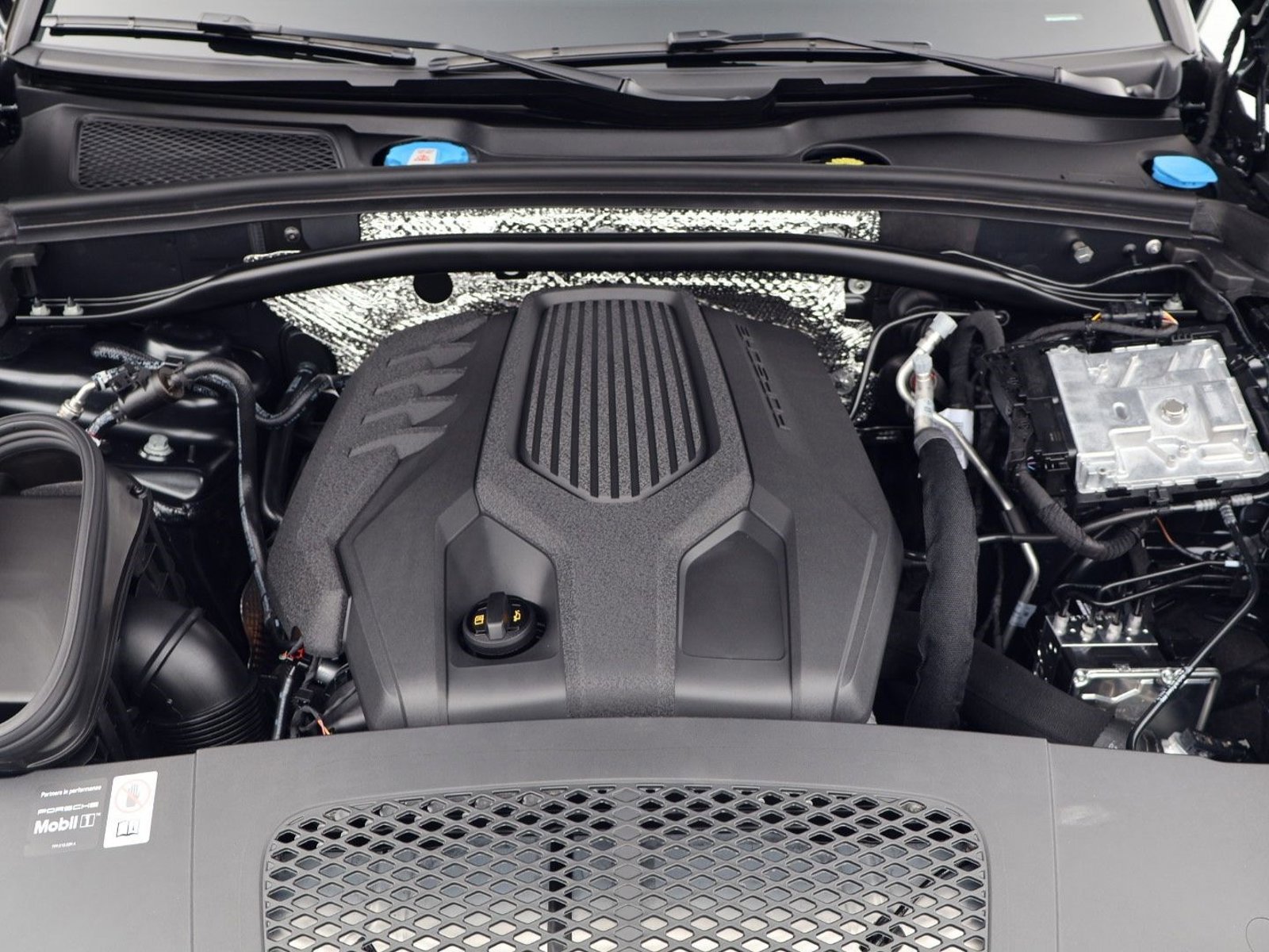 New 2026 Porsche Macan AWD/4WD image 26