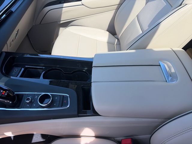 Used 2024 Cadillac Escalade Premium Luxury w/ Performance Package AWD/4WD image 25