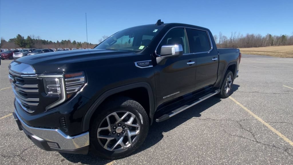 Certified 2022 GMC Sierra 1500 SLT w/ SLT Premium Package AWD/4WD image 4
