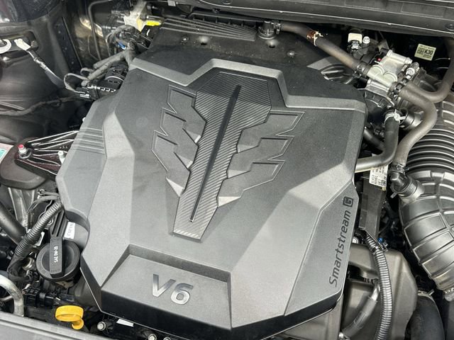 Used 2023 Kia Carnival LX image 32