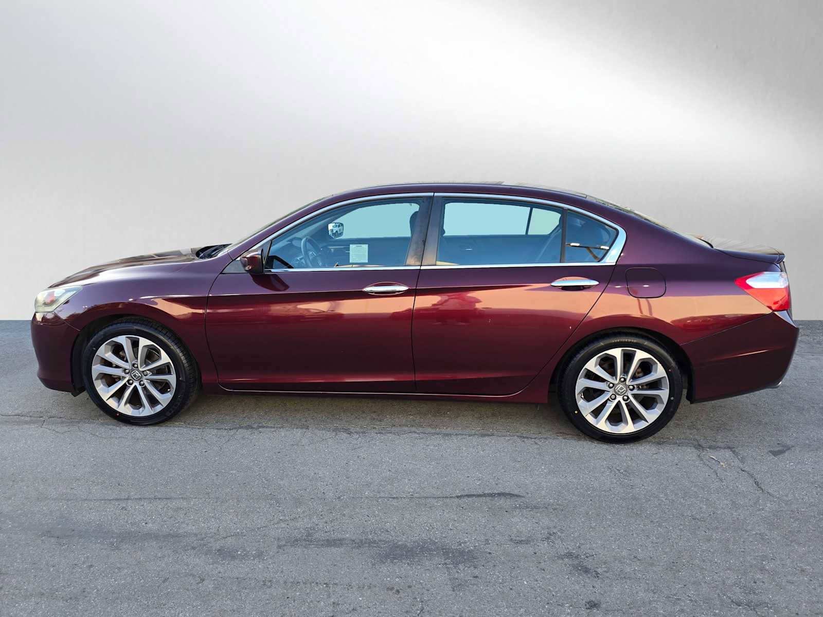 Used 2015 Honda Accord Sport image 6