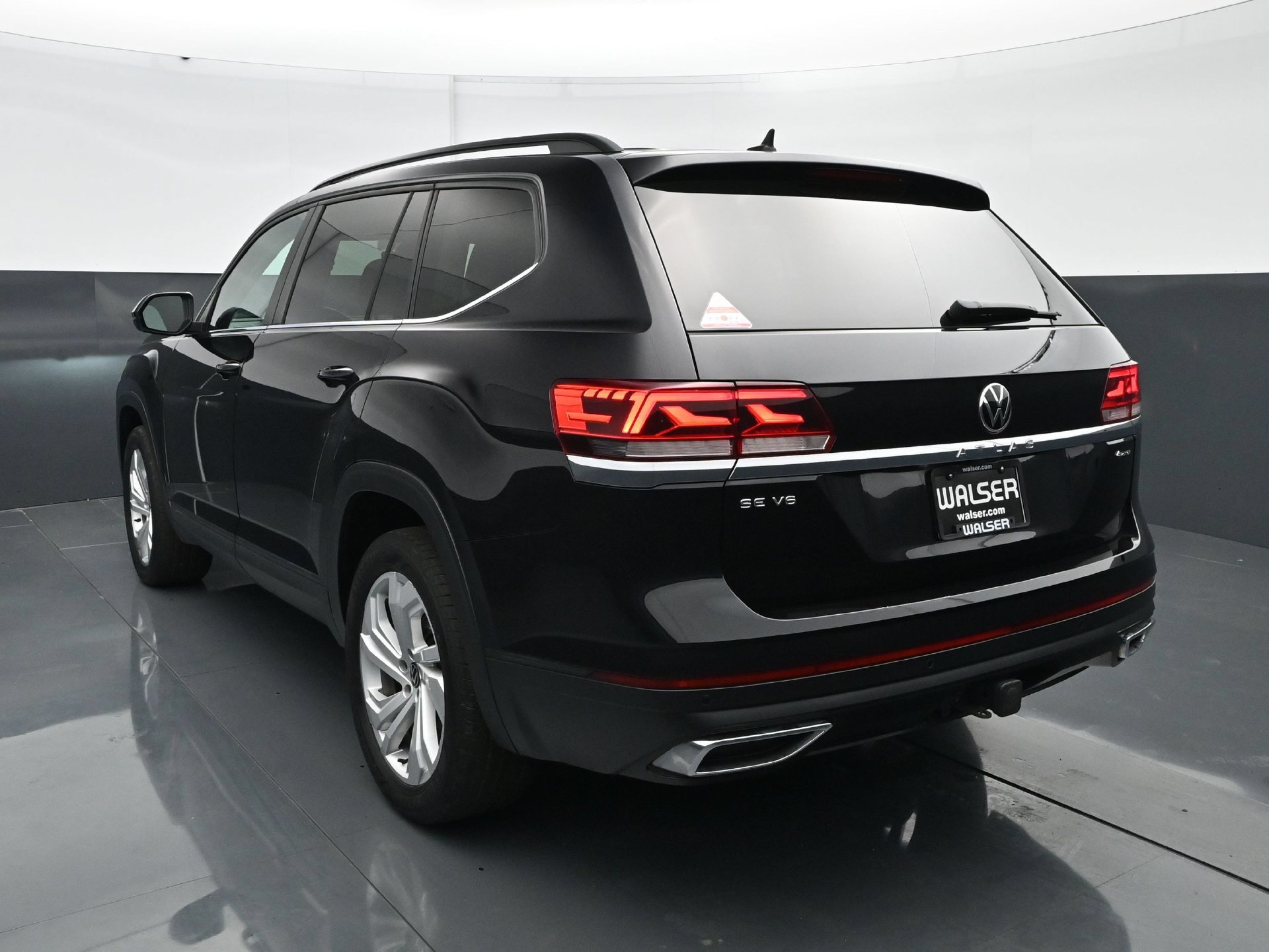 Used 2023 Volkswagen Atlas SE w/ Panoramic Sunroof Package AWD/4WD image 5