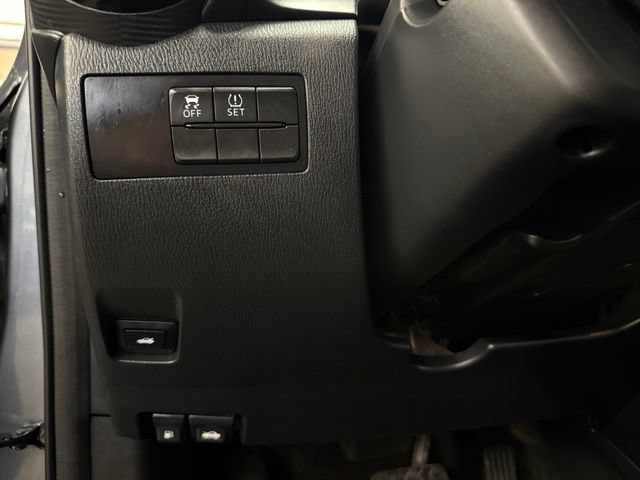 Used 2019 Toyota Yaris LE FWD image 19