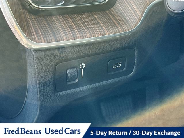 Used 2021 Volvo XC60 T5 Momentum image 11