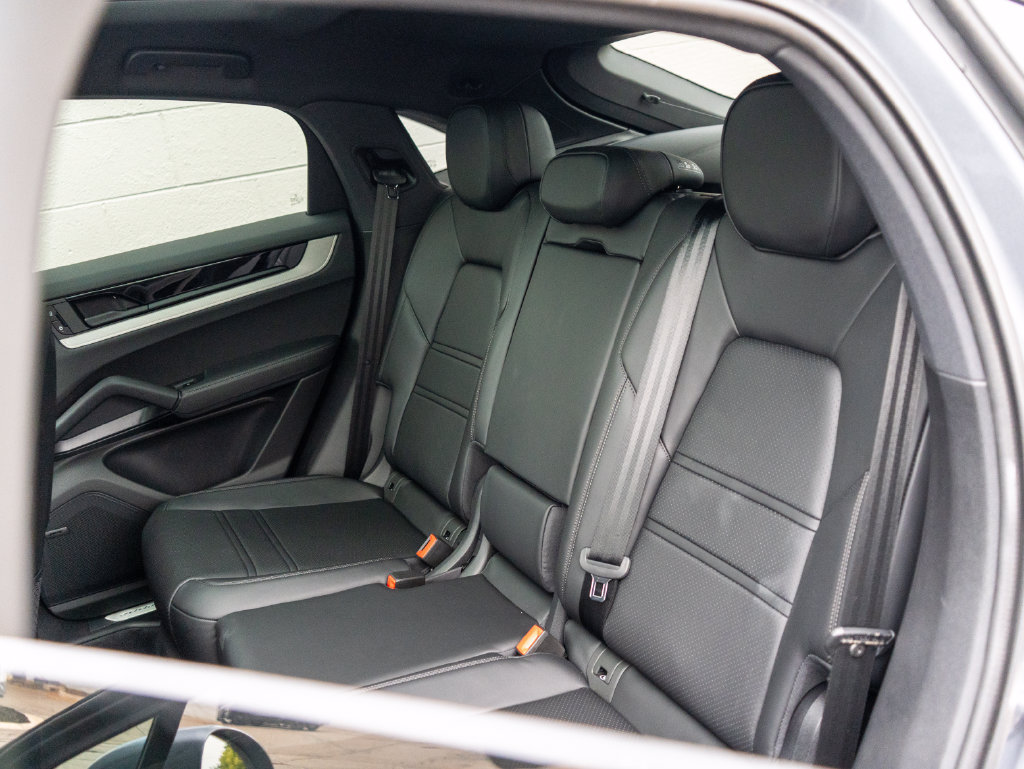 New 2026 Porsche Cayenne Coupe AWD/4WD image 18