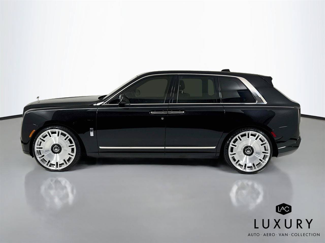 Used 2025 Rolls-Royce Cullinan AWD/4WD image 8