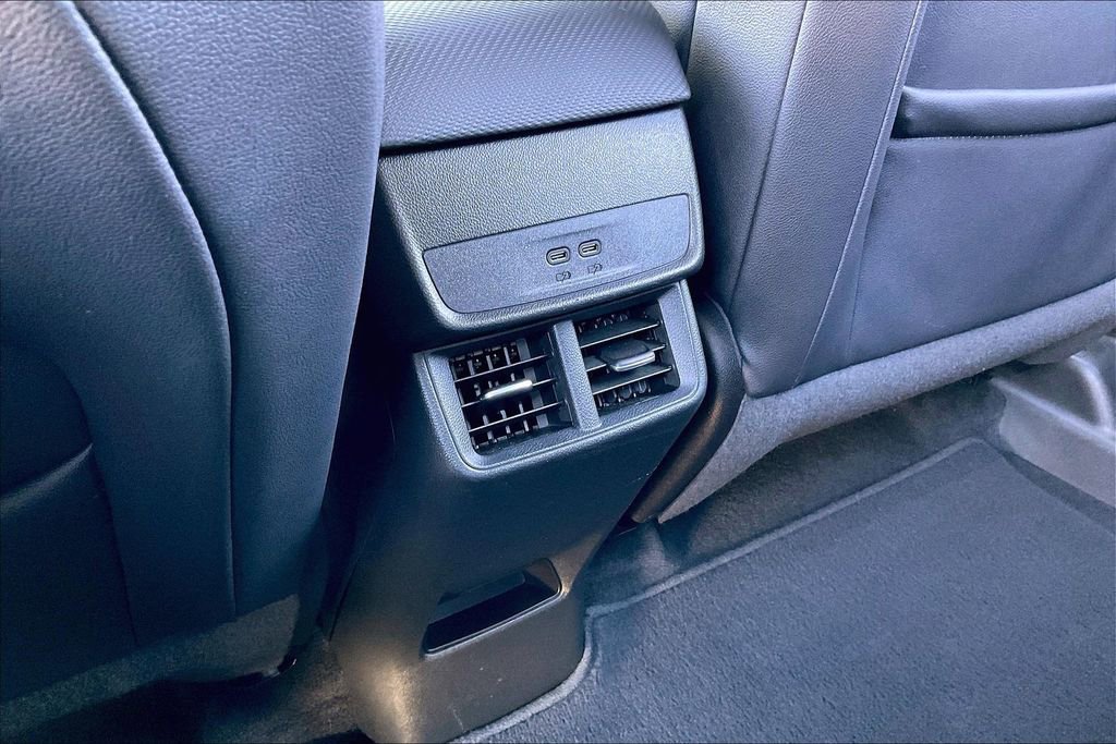 Used 2025 Chevrolet Equinox LT w/ Convenience Package II image 32