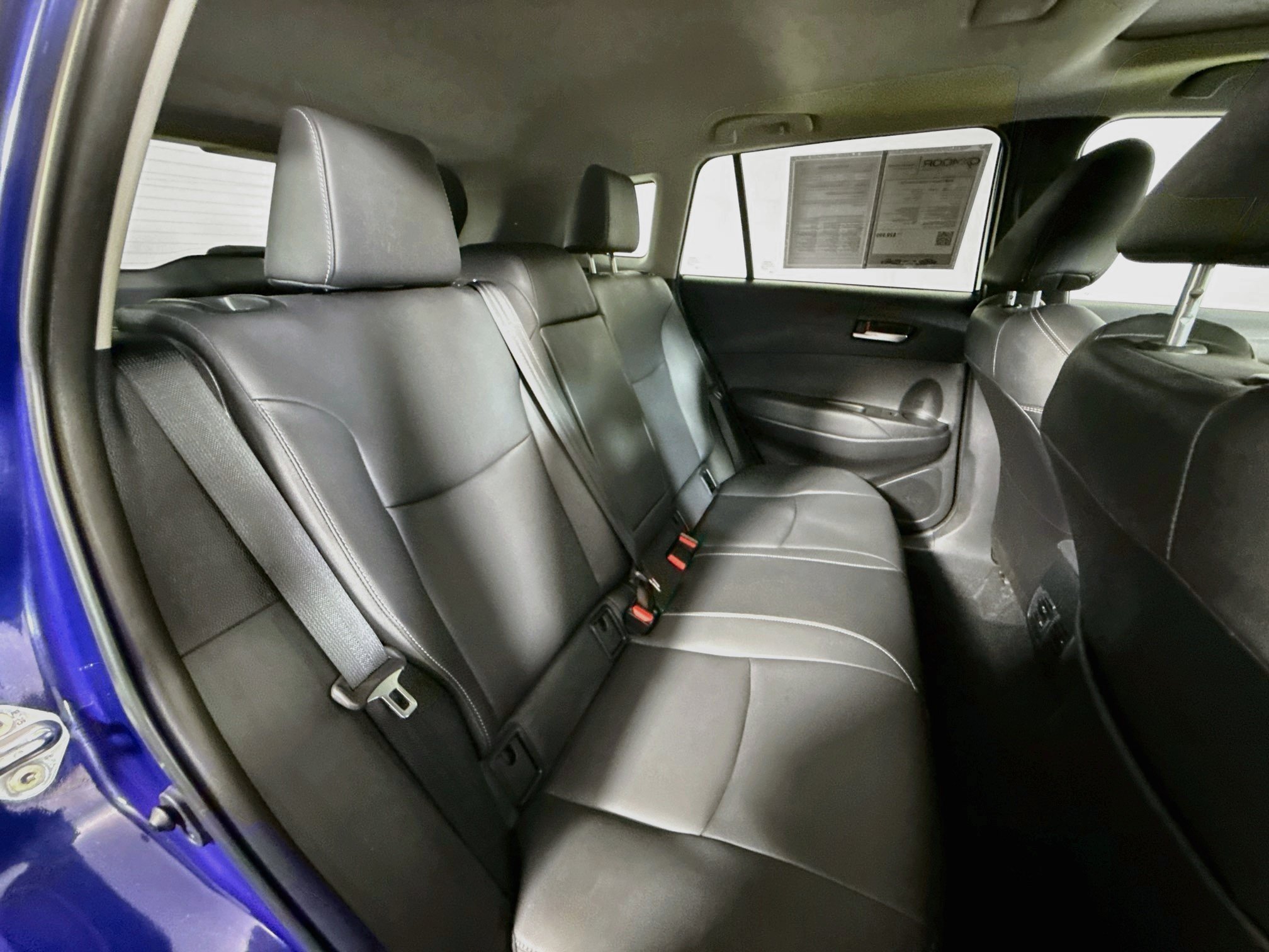 Used 2022 Toyota Corolla Cross XLE w/ Convenience Package FWD image 25