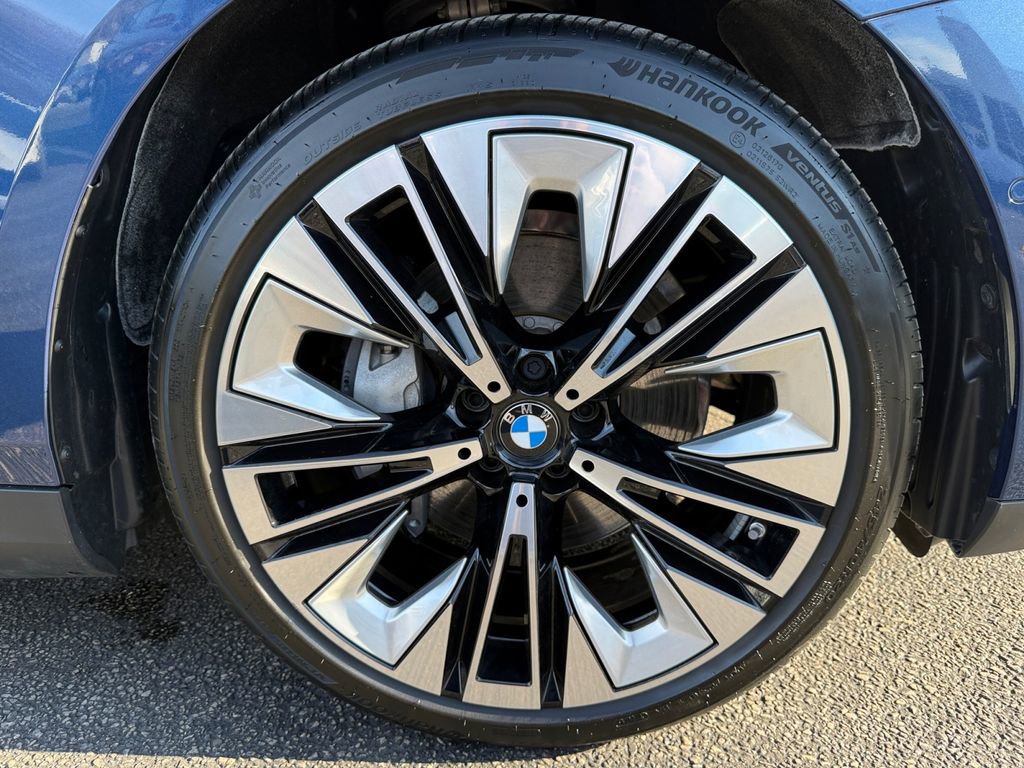 Certified 2026 BMW i5 eDrive40 image 18