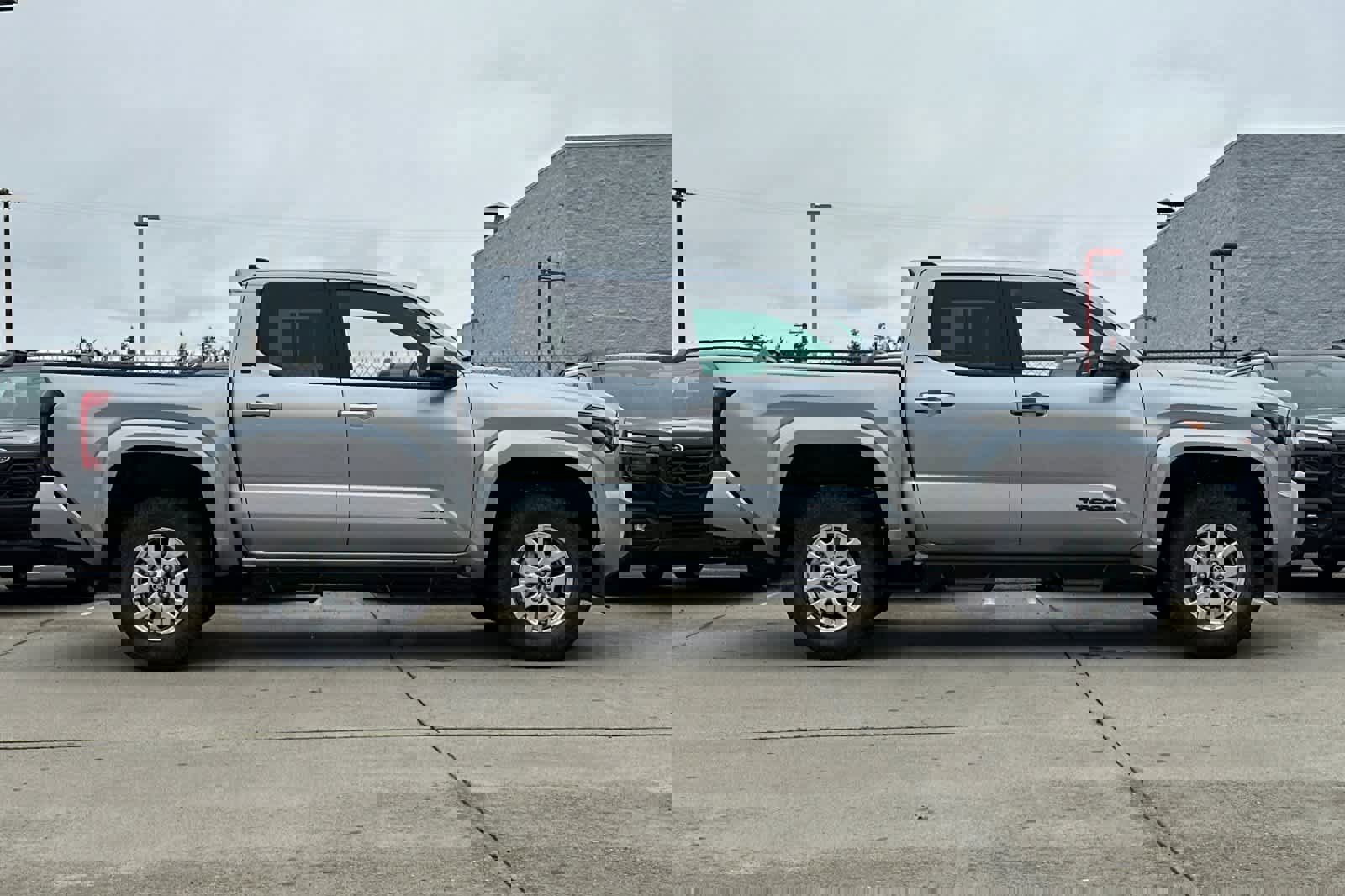 Used 2025 Toyota Tacoma SR5 w/ SR5 Upgrade Package image 2