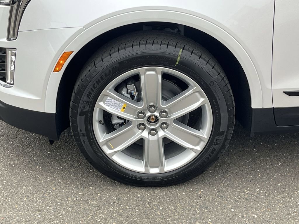 New 2026 Cadillac XT5 Luxury w/ LPO, ONYX Package image 25