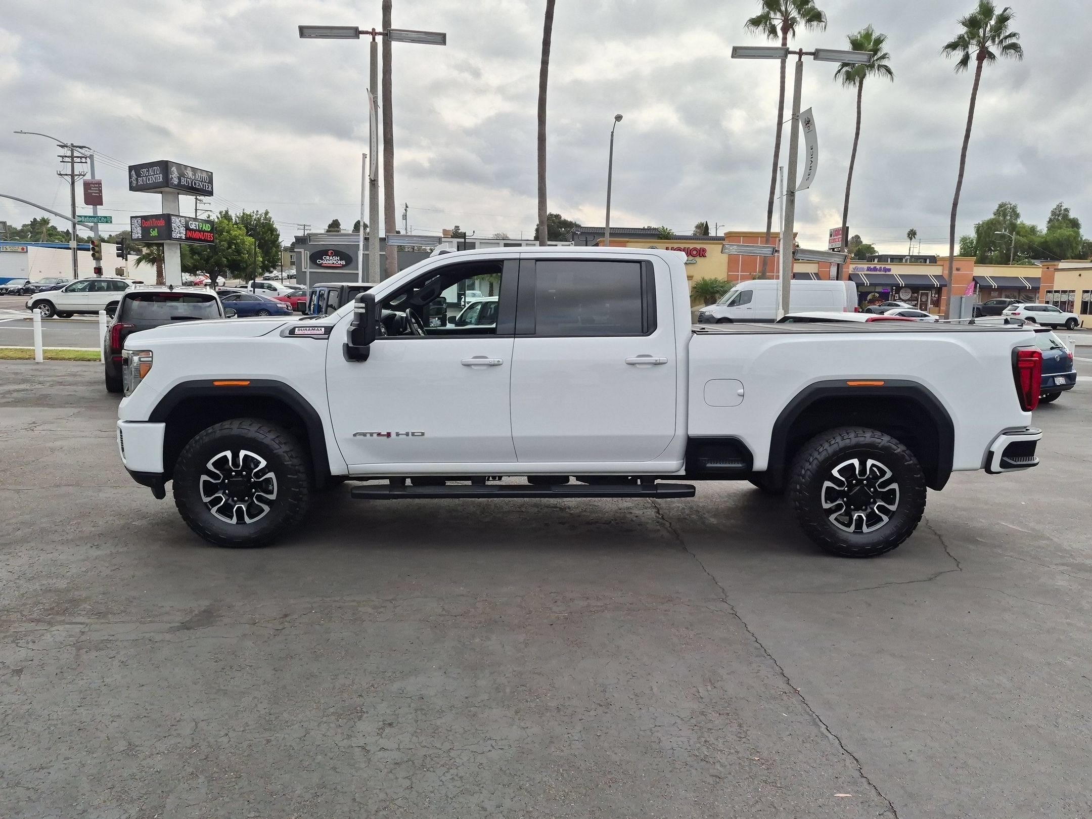 Used 2020 GMC Sierra 2500 AT4 w/ Technology Package AWD/4WD image 4