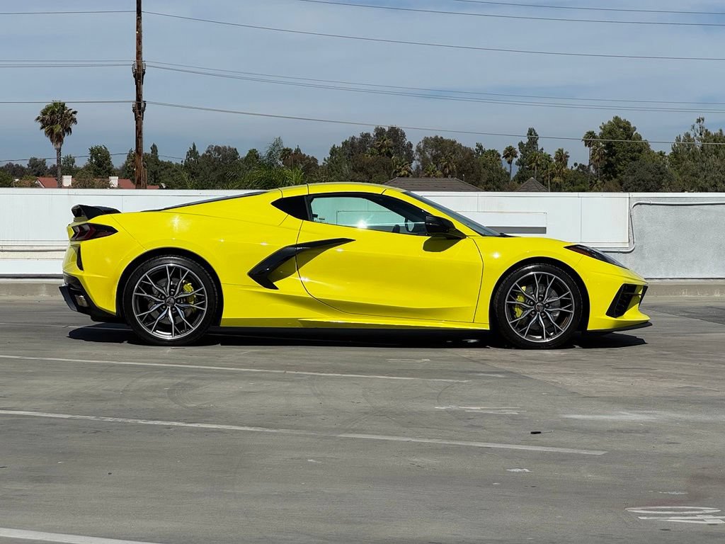 Used 2021 Chevrolet Corvette Stingray Coupe w/ Z51 Performance Package RWD image 31
