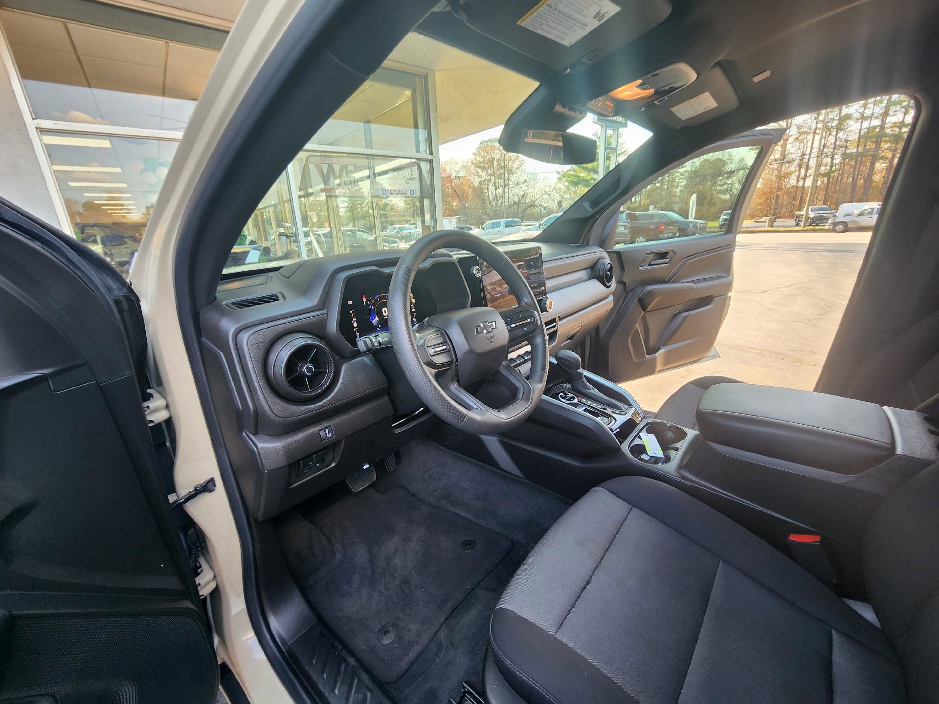 Used 2023 Chevrolet Colorado Trail Boss w/ Advanced Trailering Package image 6