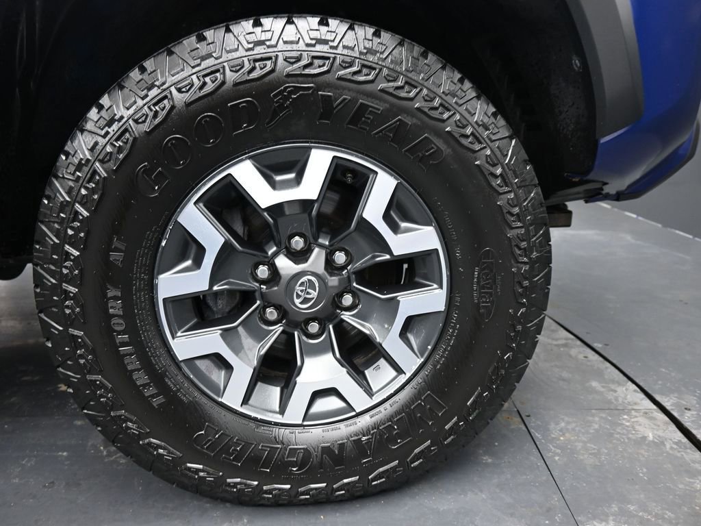Used 2023 Toyota Tacoma TRD Off-Road image 11