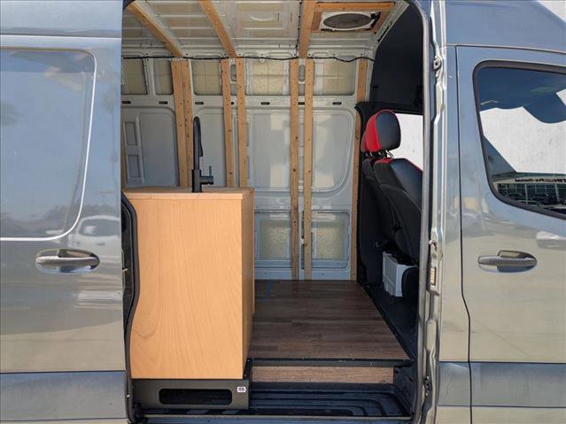 Used 2020 Mercedes-Benz Sprinter 2500 image 19