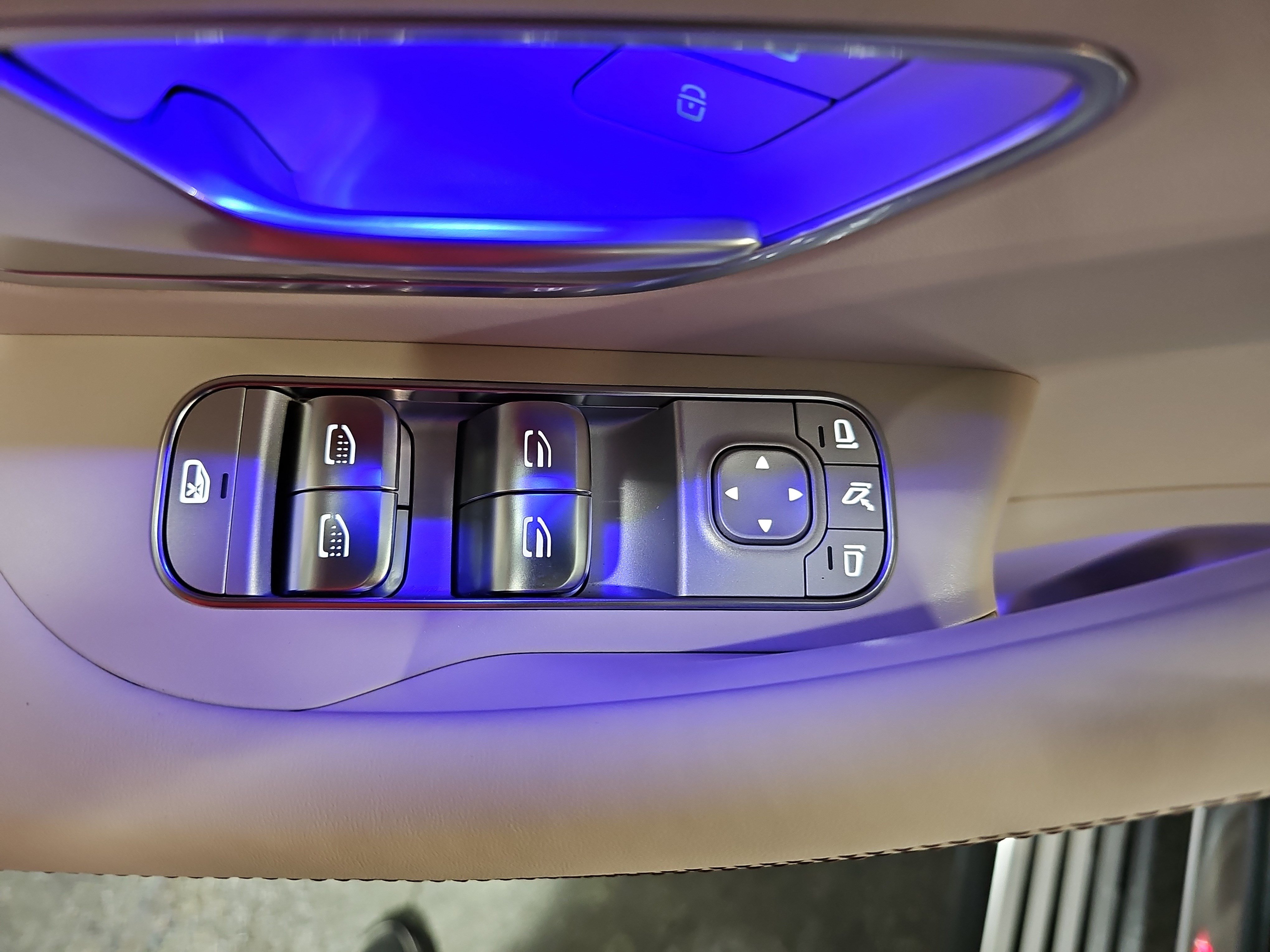 Certified 2024 Mercedes-Benz Maybach GLS 600 4MATIC image 31